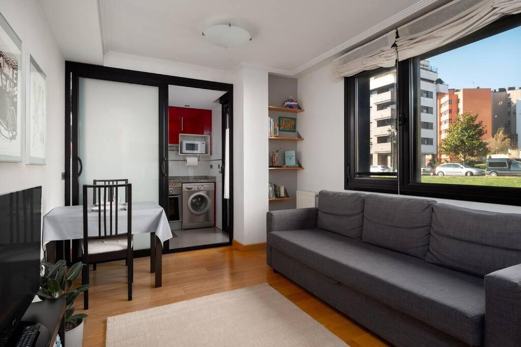 Ferienwohnung Apartamento Soleado, Aparcamiento Gratuito, A Pie Del Centro Oviédo Exterior foto