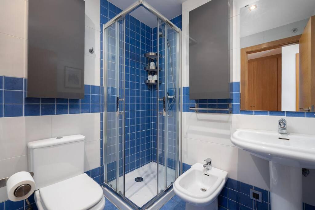 Ferienwohnung Apartamento Soleado, Aparcamiento Gratuito, A Pie Del Centro Oviédo Exterior foto